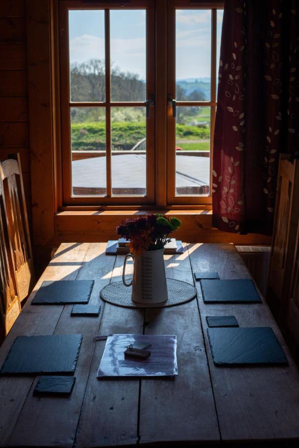 George Cabin - Log Cabin In Wales With Hot Tub Newtown  Exteriér fotografie